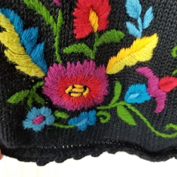 Cardigan Sweater Collar Embroidered Floral Covered Button Long Black Size Large - Picture 9 of 10